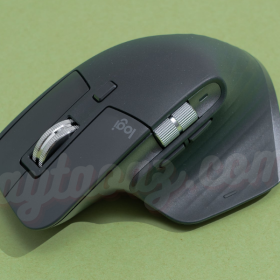 Wireless mouse with long battery life